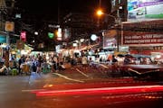 Bangkok: Sukhumvit Road - in the evening